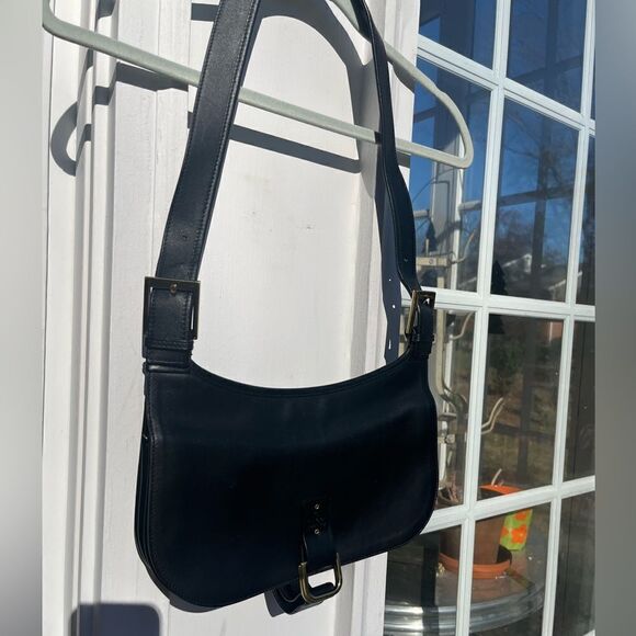 Gucci Leather Shoulder Bag - Picture 9 of 16